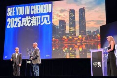 周杰伦现身小组赛现场 或将表演赛