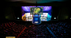 半决赛争议事件：裁判意外暂停引发球员不满，比赛公平性受质疑，赛事规则待完善